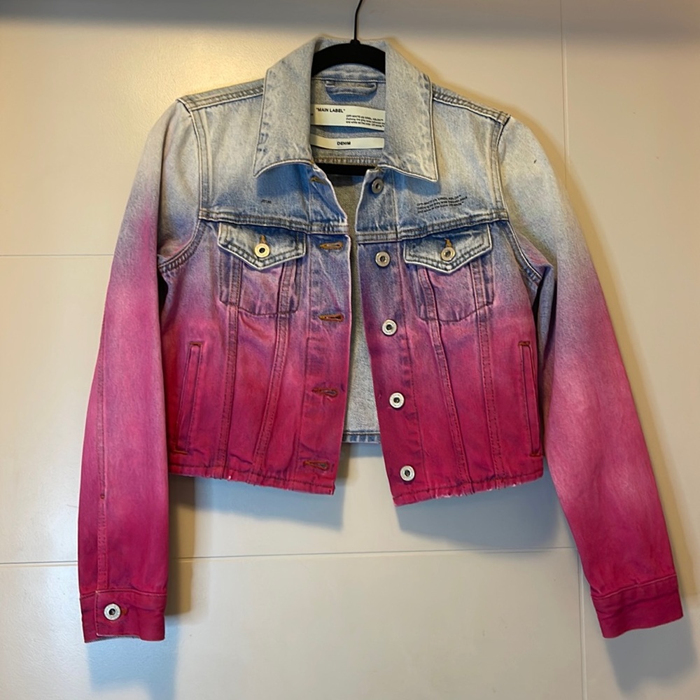 Off-White
spray paint-effect denim jacket, size 38 barely worn, mint condition